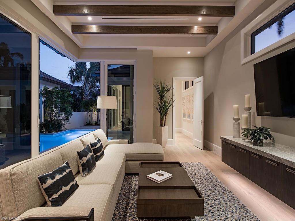 AQUALANE SHORES - Residential