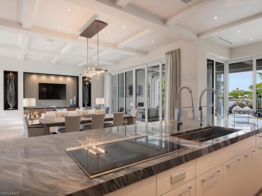 AQUALANE SHORES - Residential