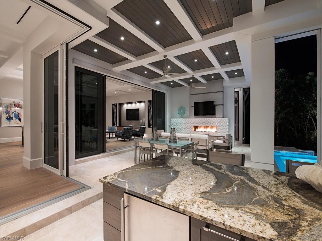 AQUALANE SHORES - Residential