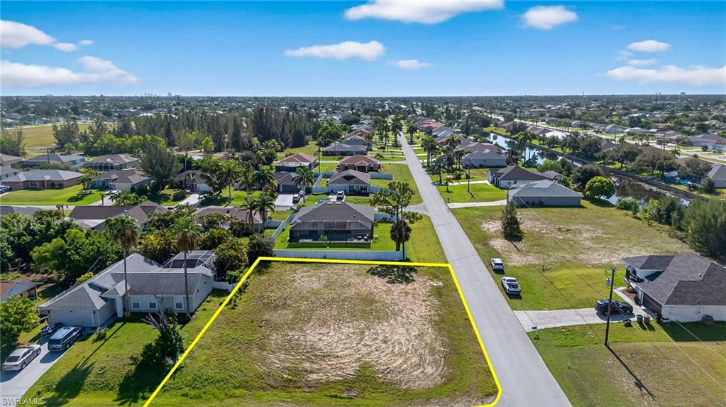 CAPE CORAL - Land
