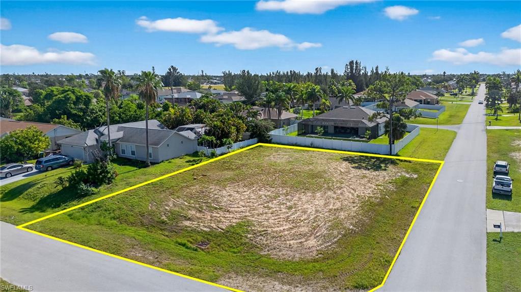 CAPE CORAL - Land
