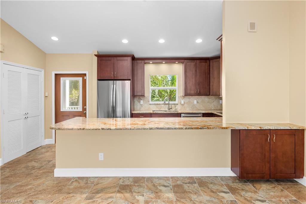 SANIBEL BAYOUS - Residential