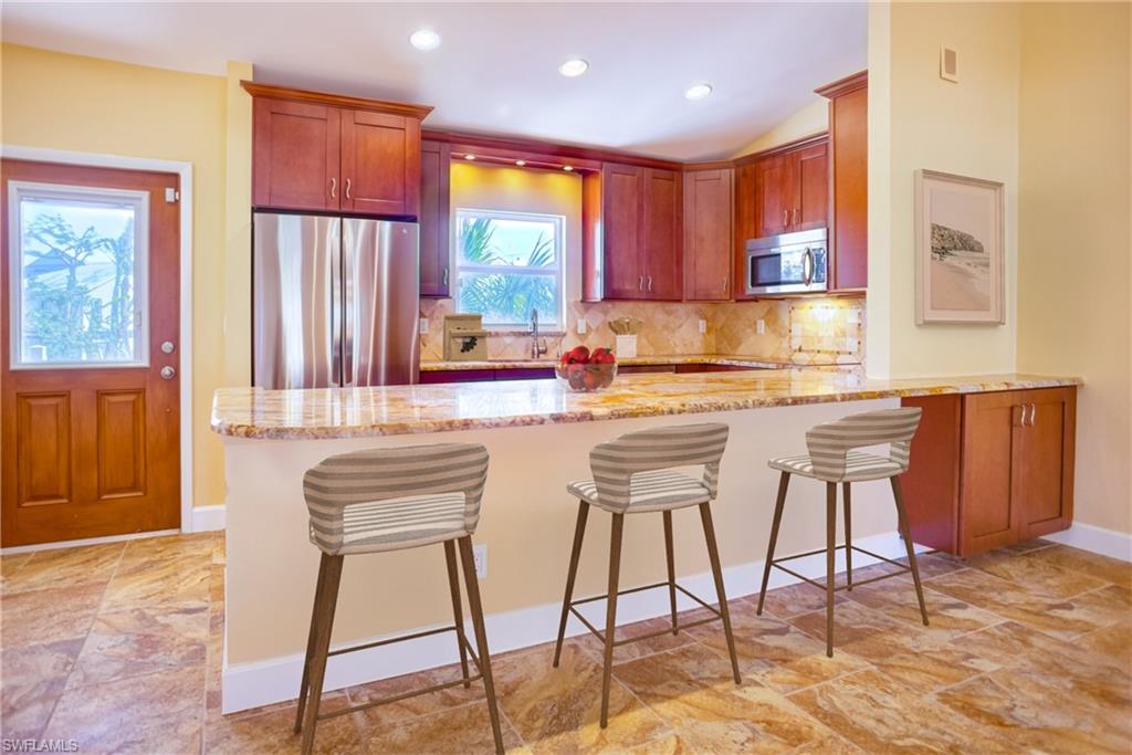 SANIBEL BAYOUS - Residential