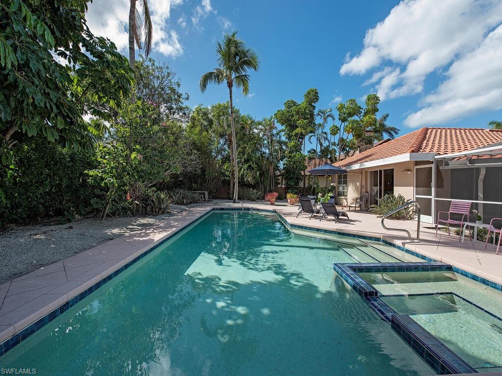 GOLF DRIVE ESTATES - Residential