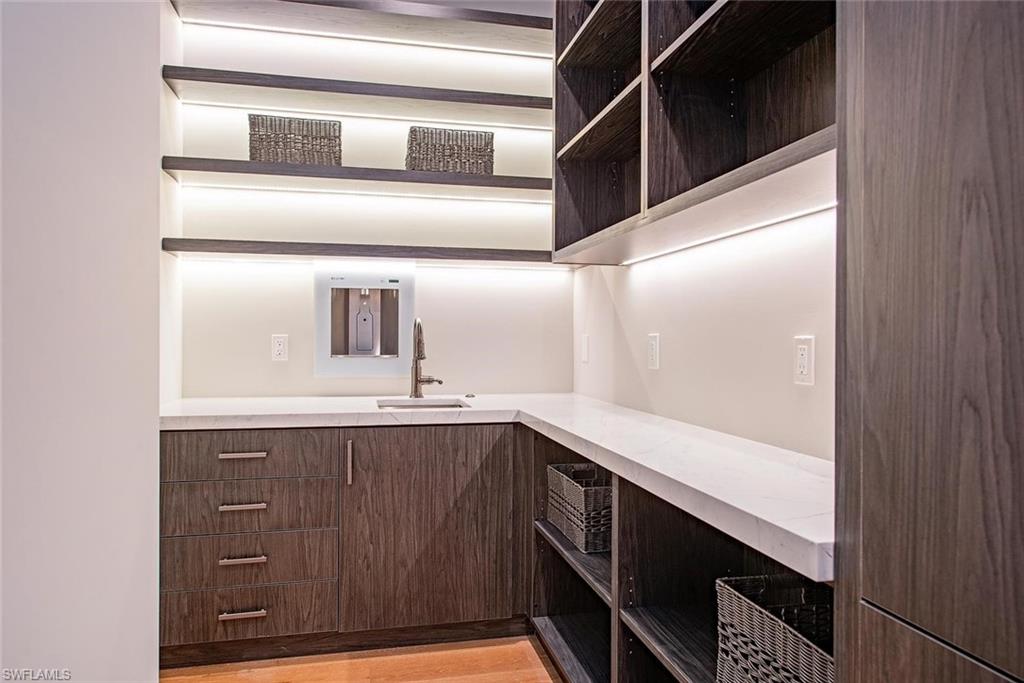 ROYAL HARBOR - Residential