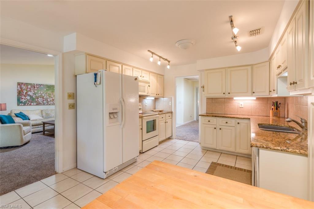 WYLDEWOOD LAKES CONDO - Residential