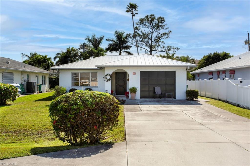 NAPLES PARK - Residential