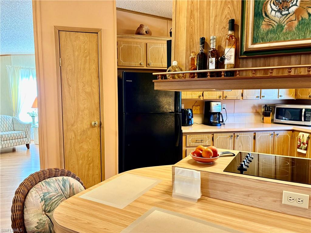 LAKE ARROWHEAD MOB VILLAGE - Residential