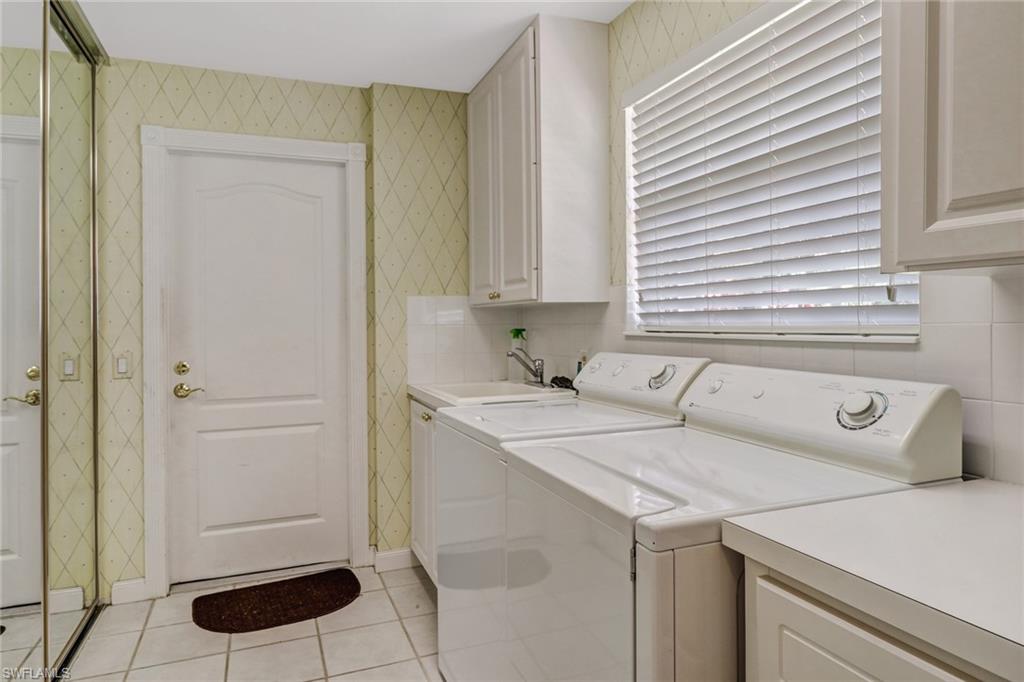 ISLAND WALK - Residential