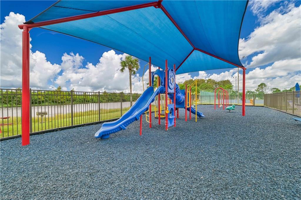 VILLAS THREE - Residential