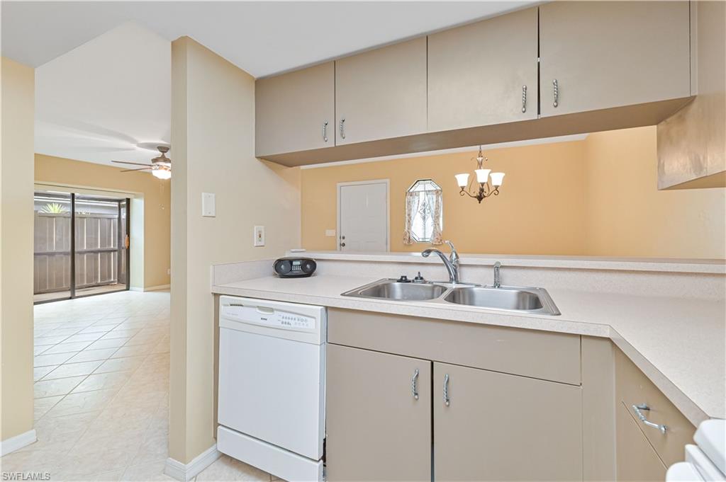 VILLAS THREE - Residential