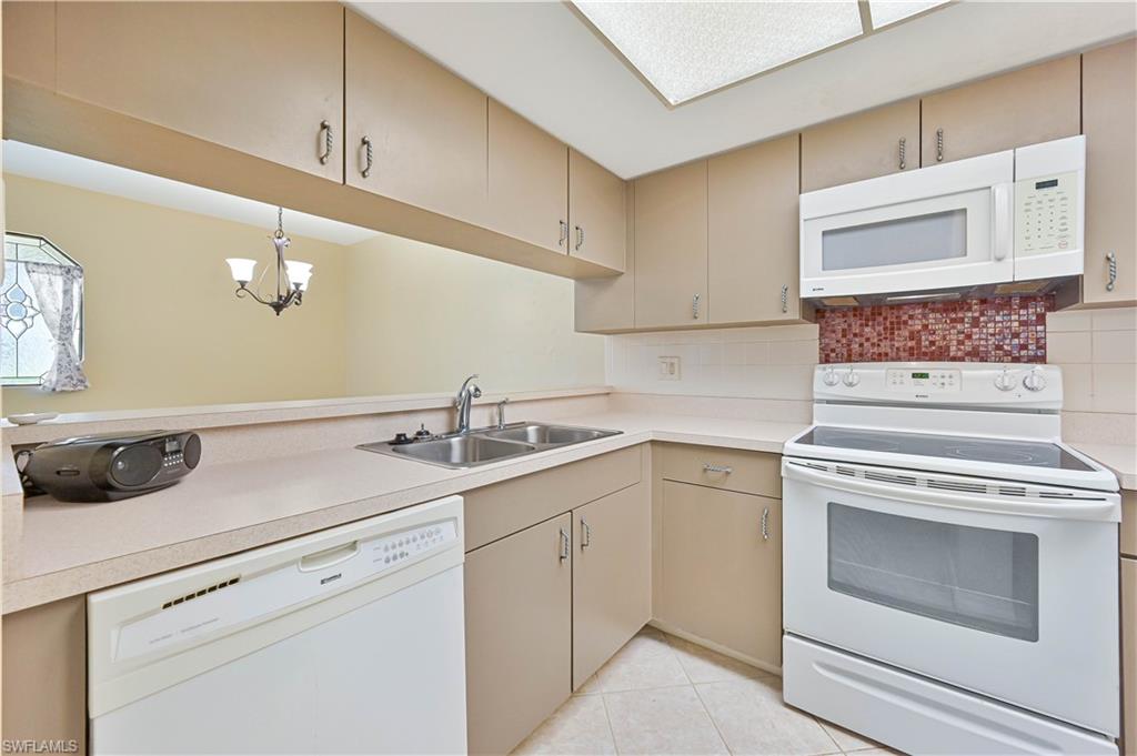 VILLAS THREE - Residential