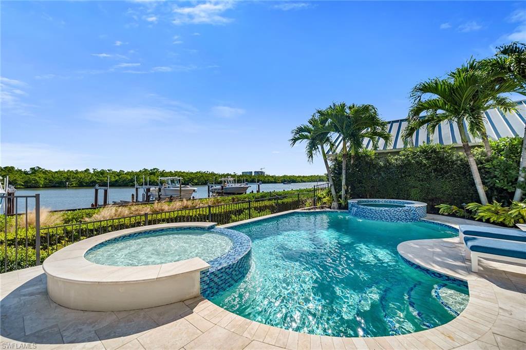 MANGROVE BAY - Residential