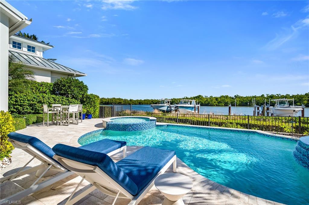 MANGROVE BAY - Residential