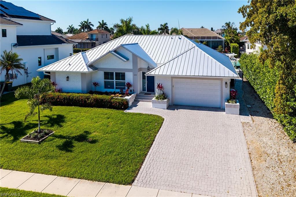 MARCO BEACH - Residential