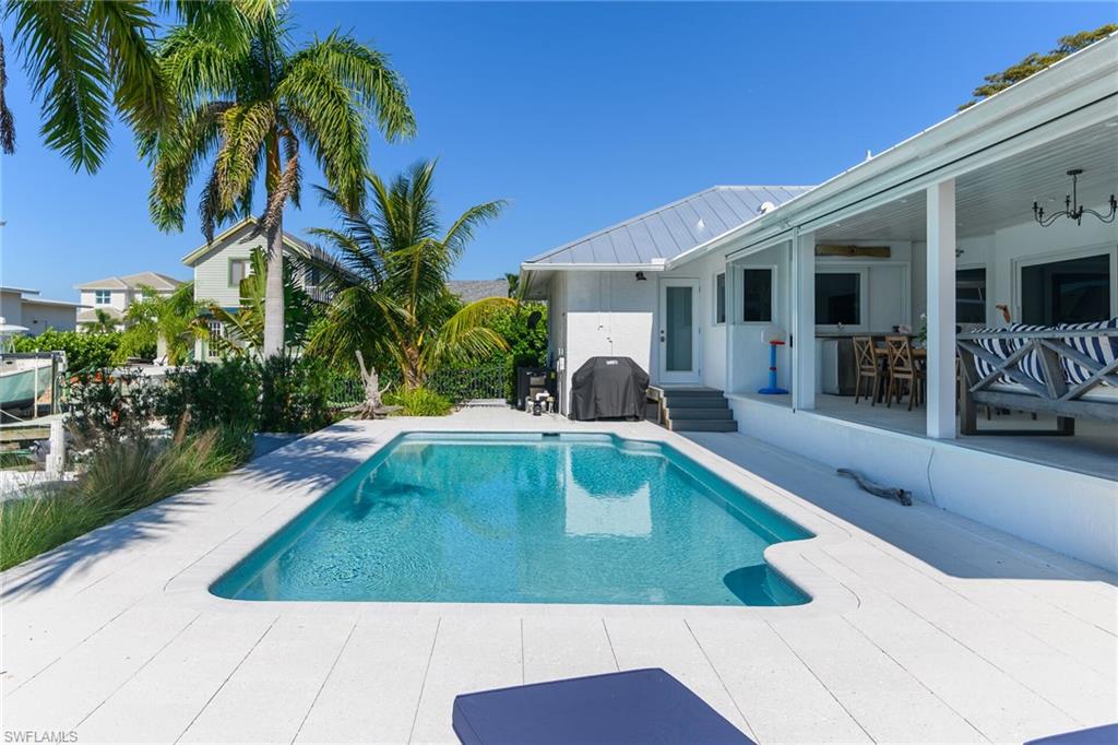 MARCO BEACH - Residential