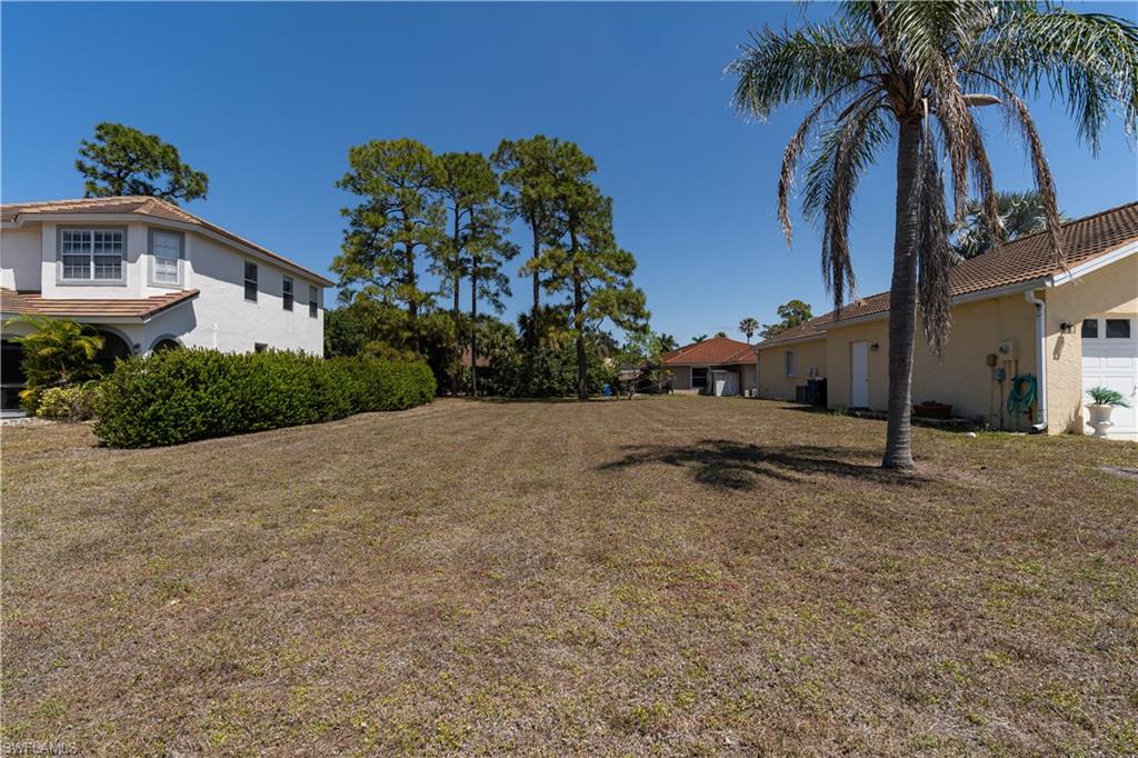 SPANISH GARDENS - Land