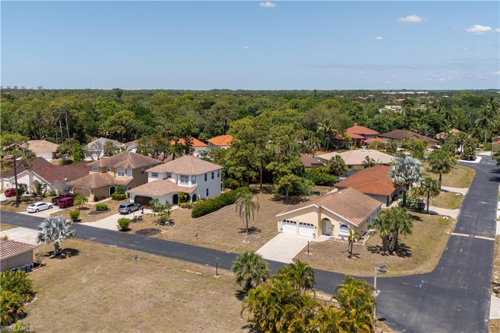 SPANISH GARDENS - Land