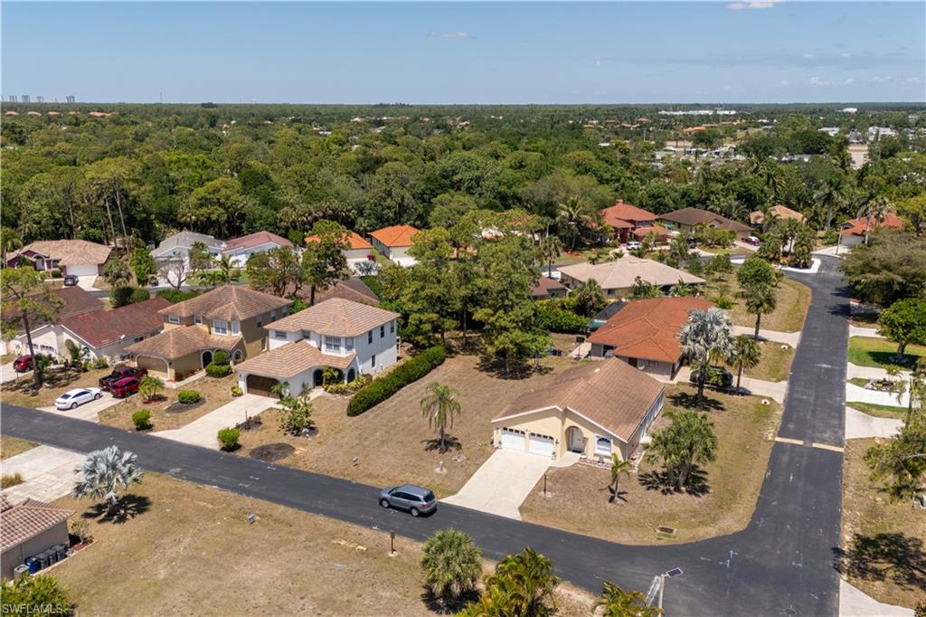 SPANISH GARDENS - Land