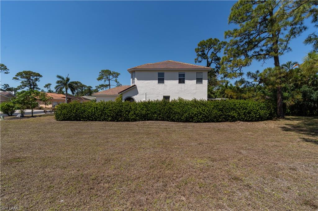 SPANISH GARDENS - Land