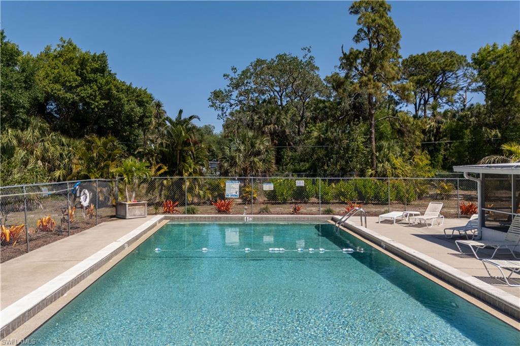 SPANISH GARDENS - Land