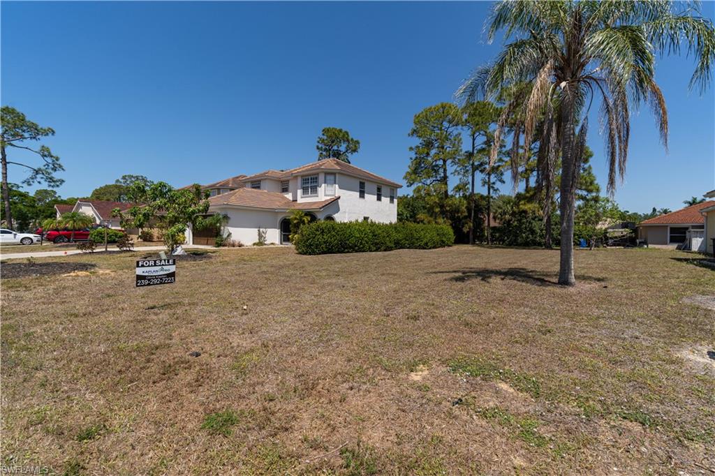 SPANISH GARDENS - Land