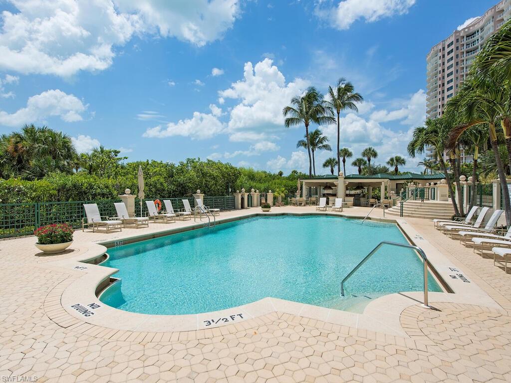 CARLYSLE AT BAY COLONY - Residential