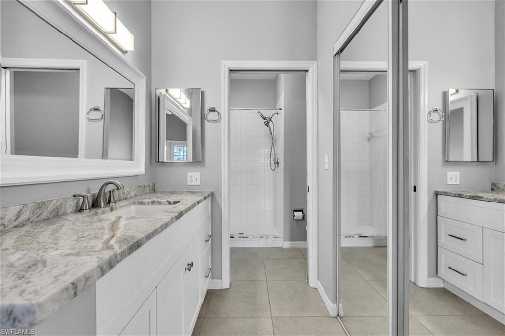 TWELVE OAKS - Residential