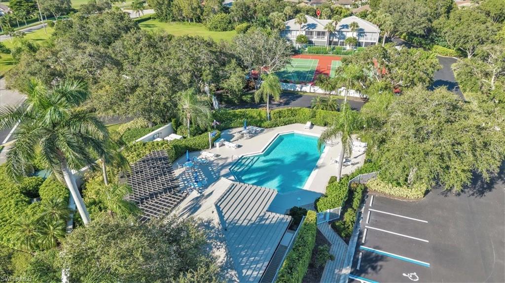 TWELVE OAKS - Residential