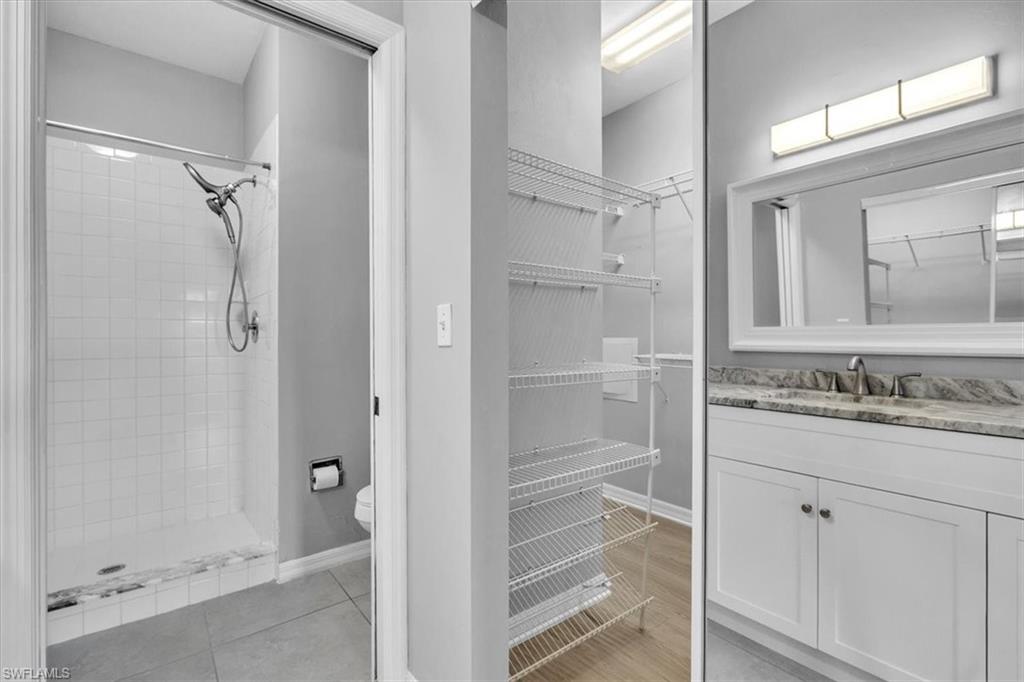 TWELVE OAKS - Residential