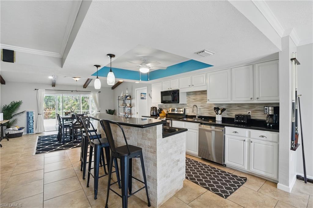1521 SW 49th TER