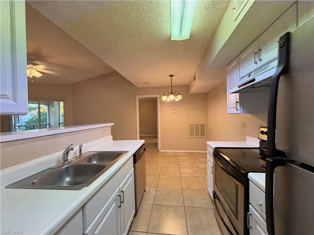 VENETIAN PALMS - Residential