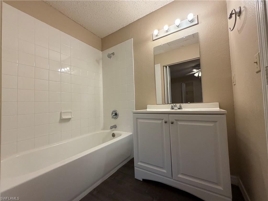 VENETIAN PALMS - Residential