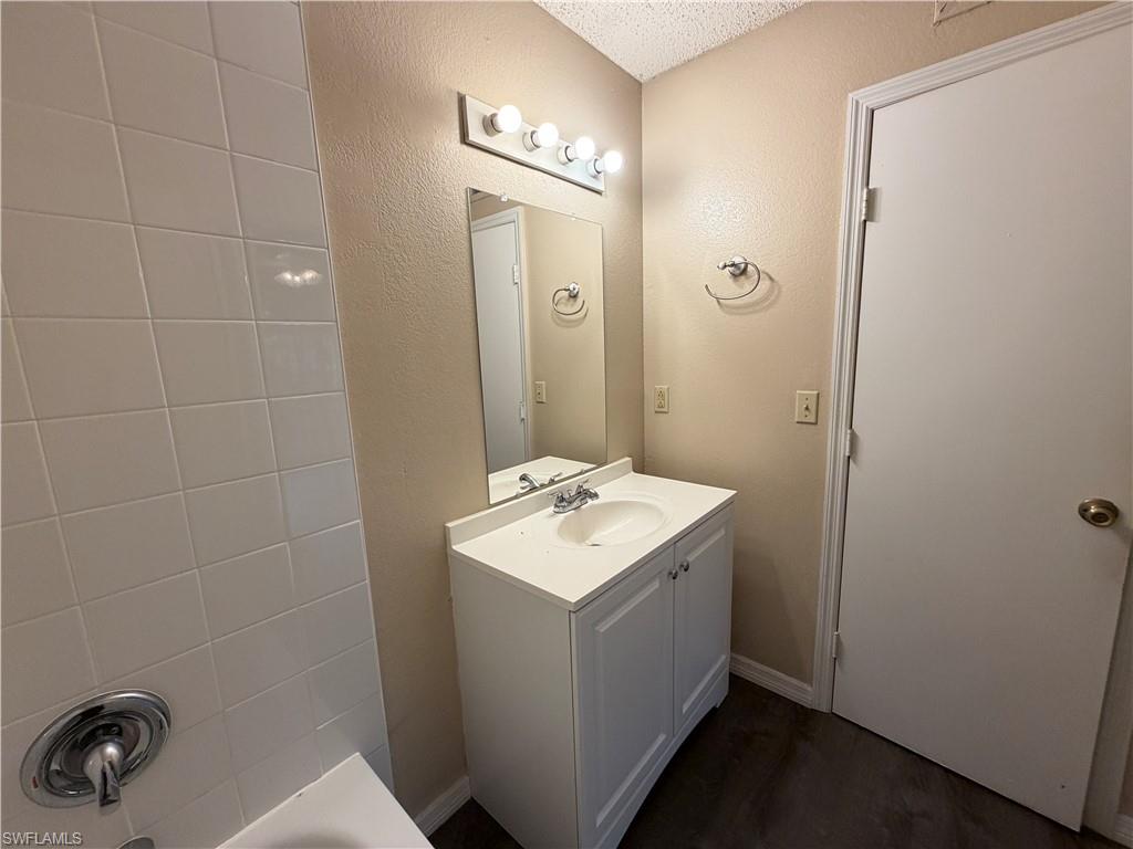 VENETIAN PALMS - Residential