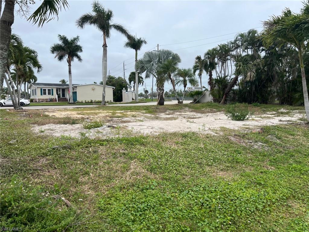 BAYSIDE ESTATES - Land