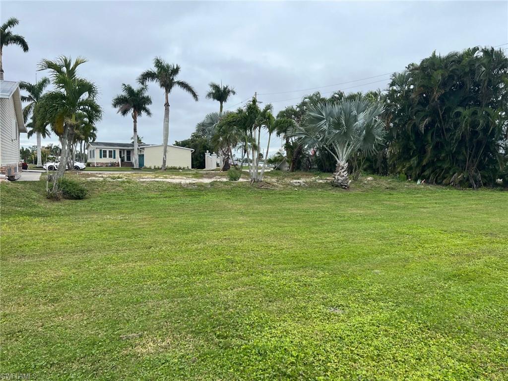 BAYSIDE ESTATES - Land