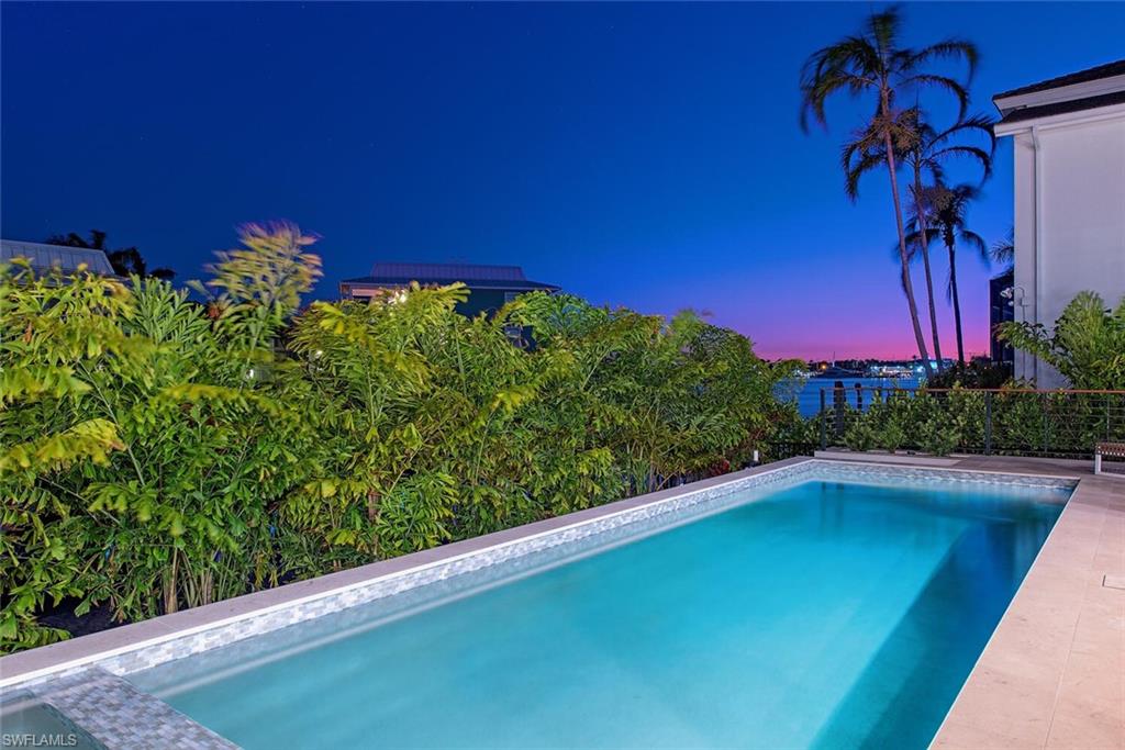 ROYAL HARBOR - Residential