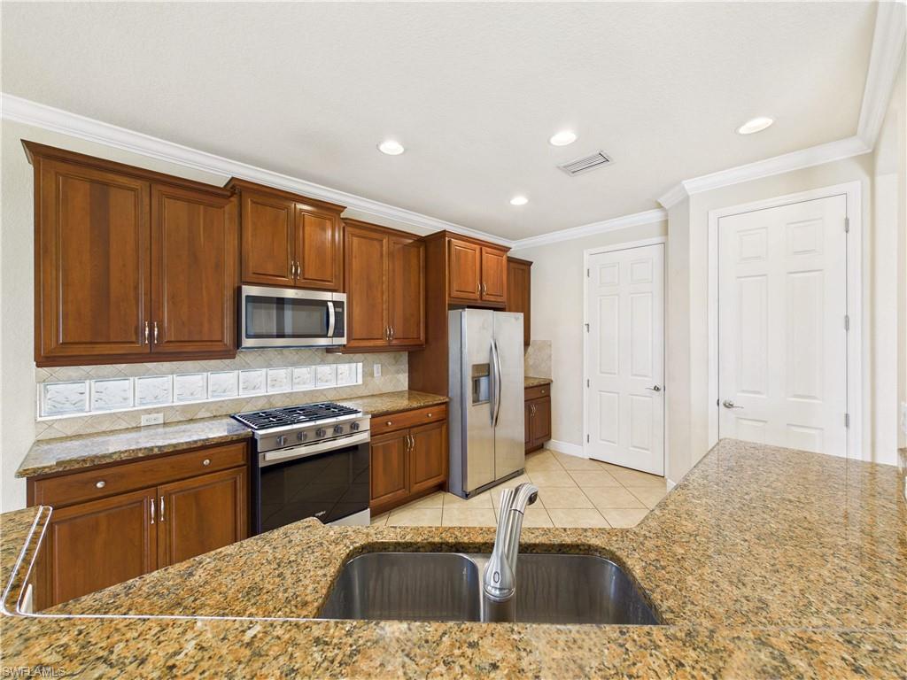 THE RESERVE AT ESTERO - Residential Lease