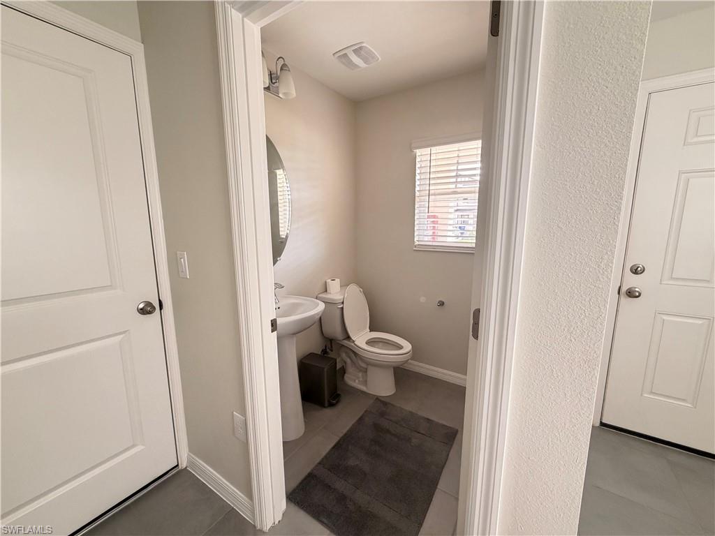 BAYSHORE COMMONS - Residential Lease