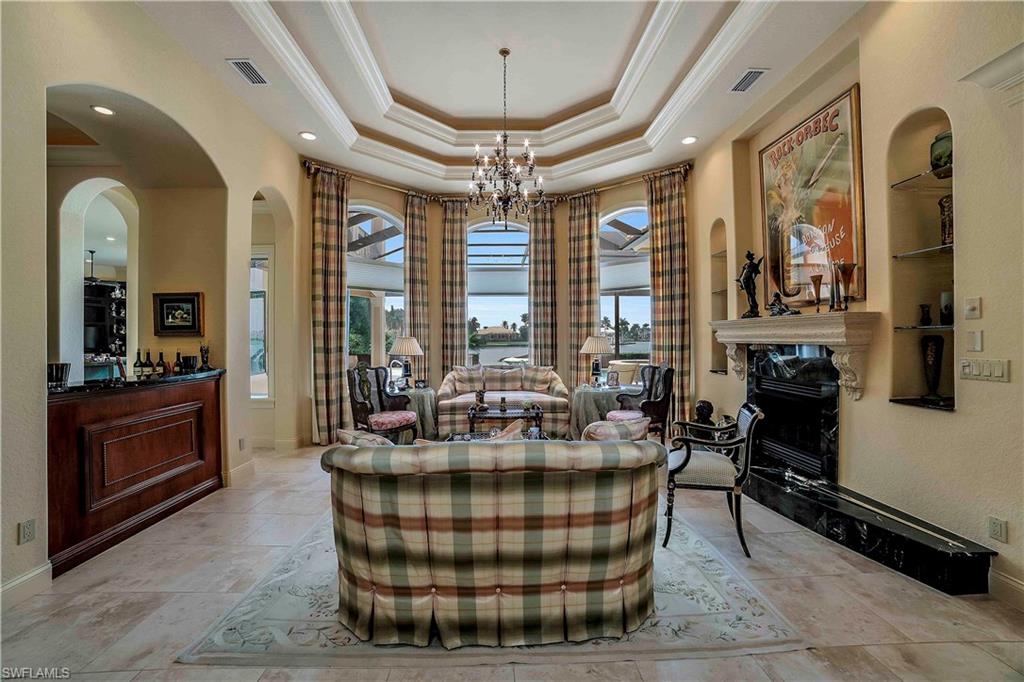 MARCO BEACH - Residential