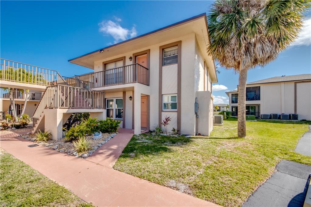 DAVIS WOODS CONDOMINIUM - Residential