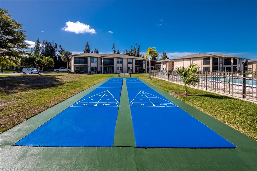 DAVIS WOODS CONDOMINIUM - Residential