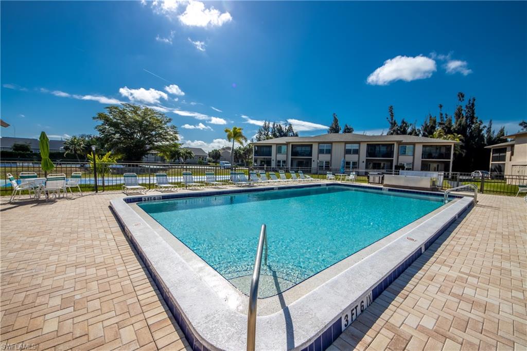 DAVIS WOODS CONDOMINIUM - Residential