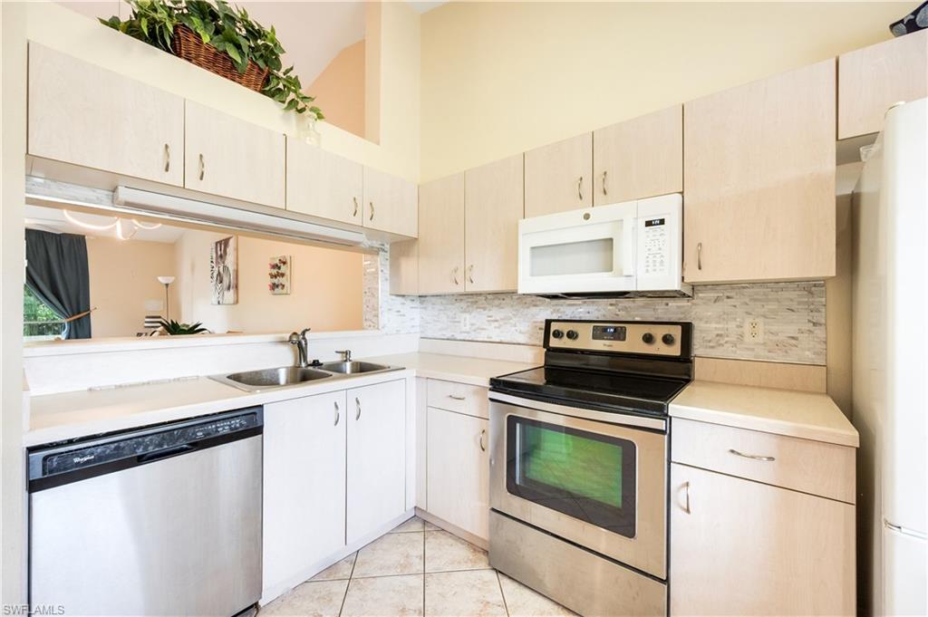 HUNTINGTON LAKES - Residential