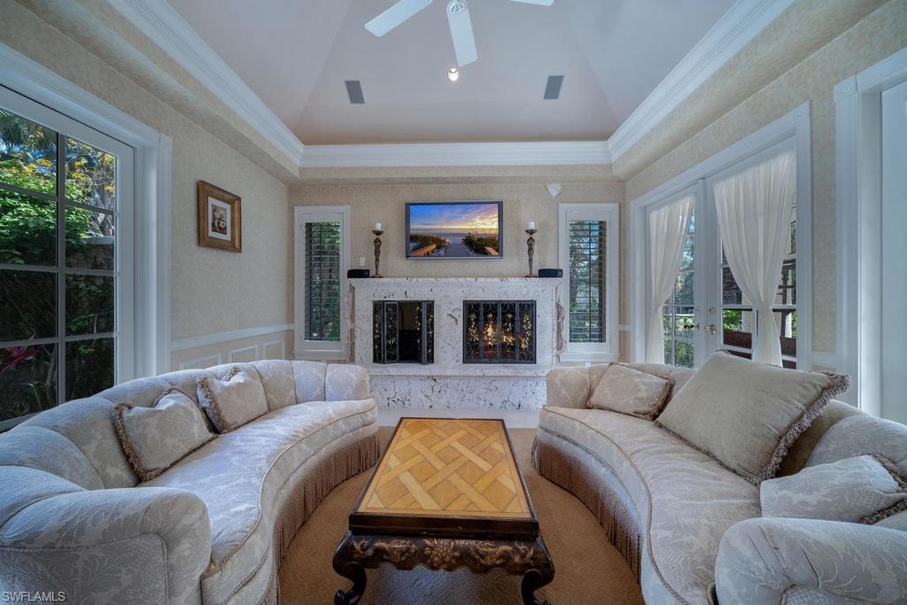 QUAIL WEST - Residential