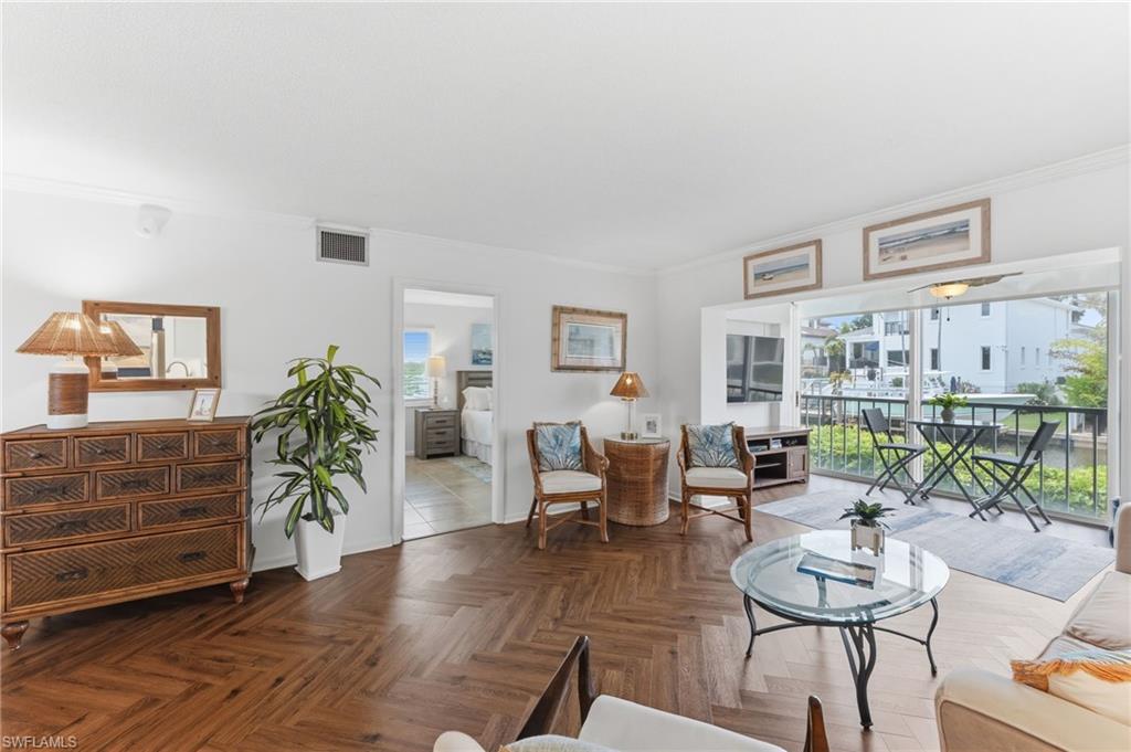 FOUR WINDS - Residential