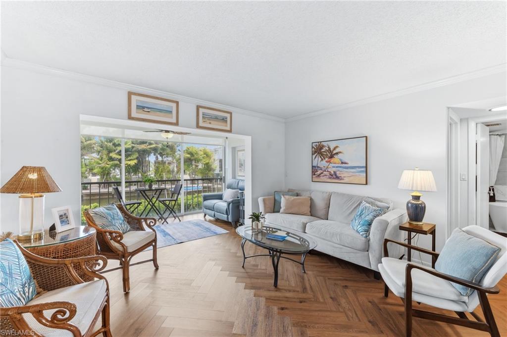 FOUR WINDS - Residential