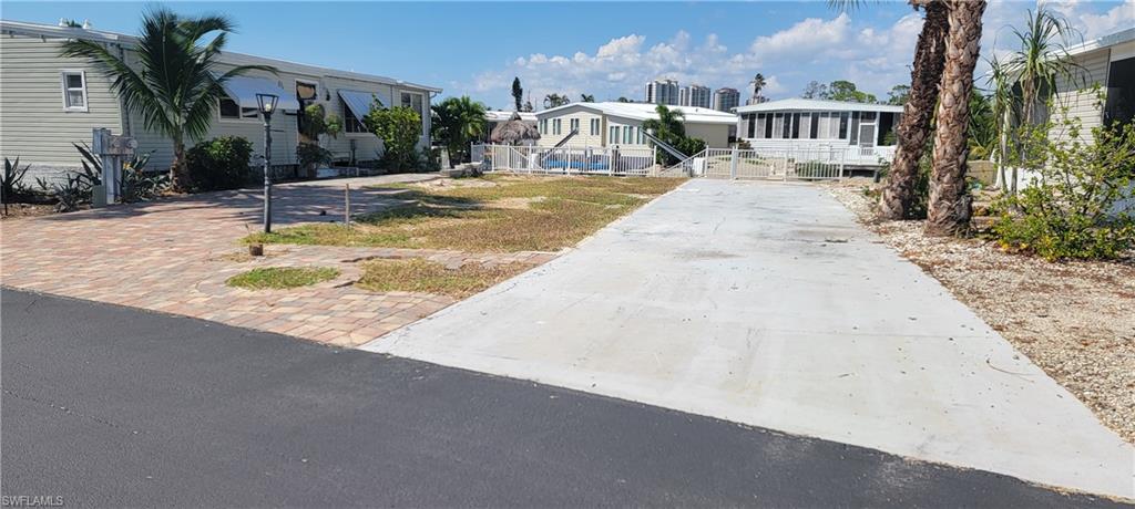 SPRING CREEK VILLAGE - Land