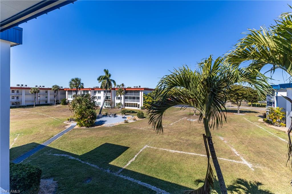 SEVEN LAKES - Residential