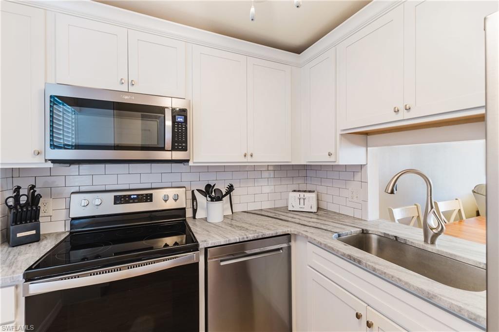 SEVEN LAKES - Residential